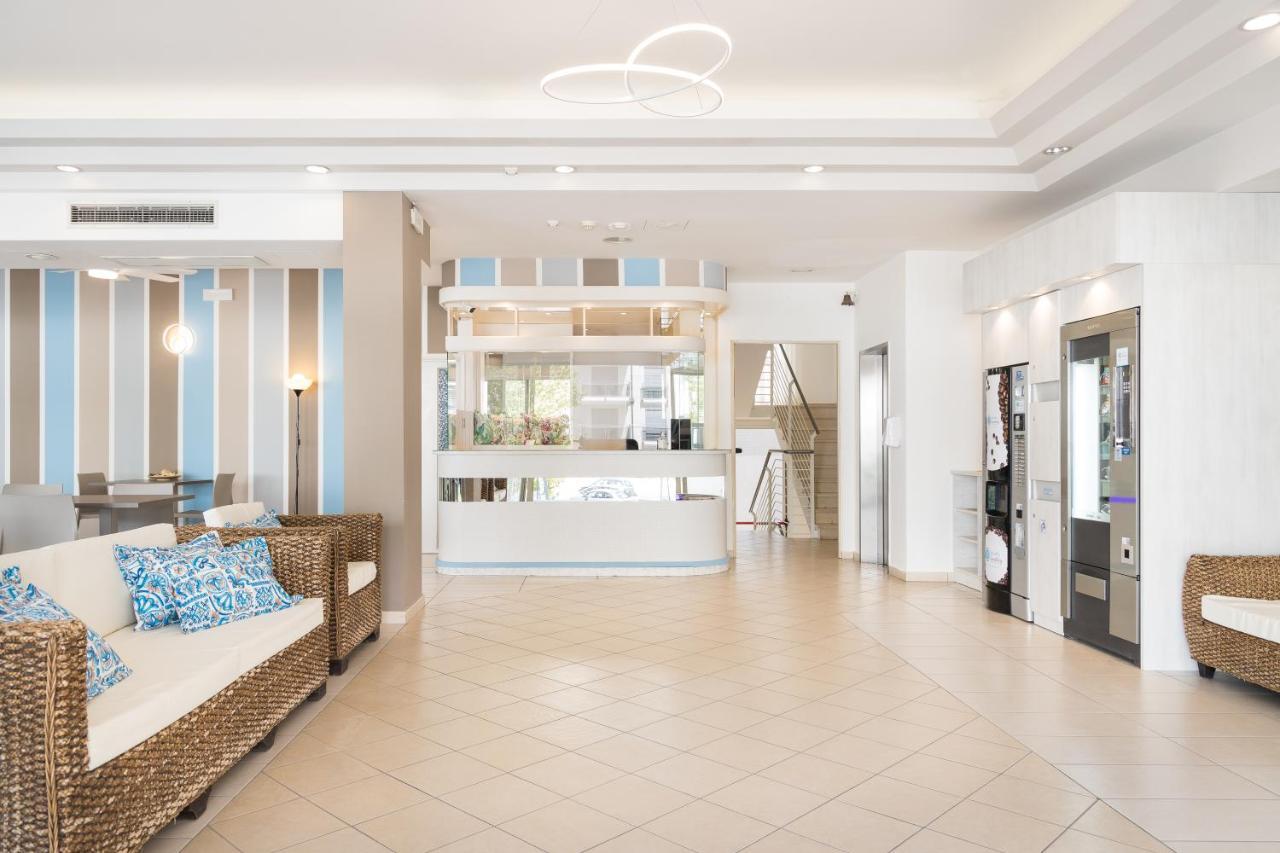 Appartamenti Smart A 30M Da Viale Dante E 100M Dal Mare Riccione Buitenkant foto